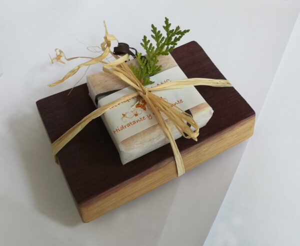 Jabonera de duela con jabón de Souvignon blanc