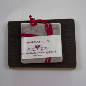 jabonera de duela con jabón exfoliante de vino tempranillo